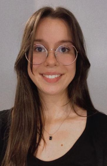 T&acirc;nia Carneiro Costa